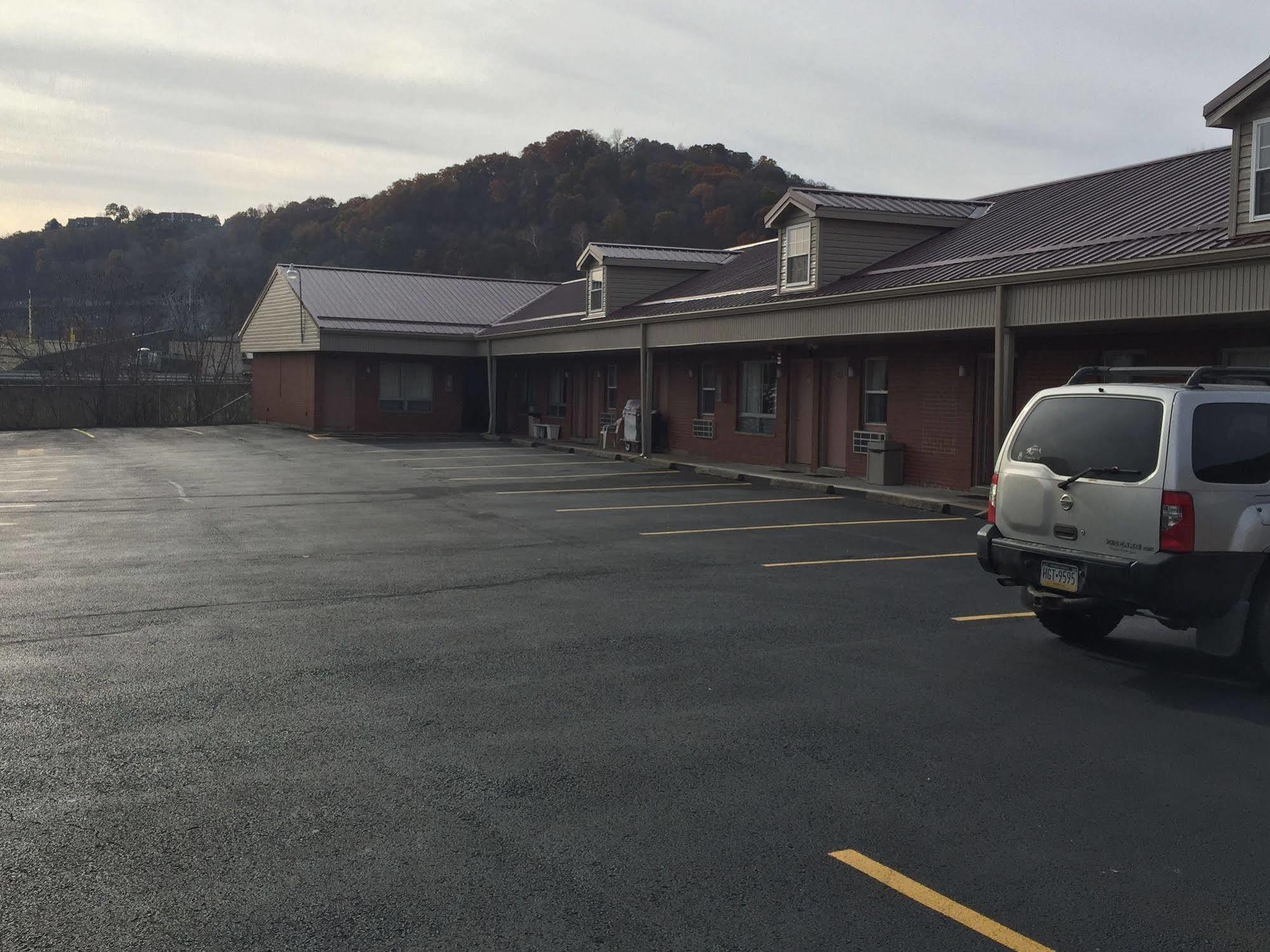 Valley Motel Pittsburgh Harmarville Exterior foto